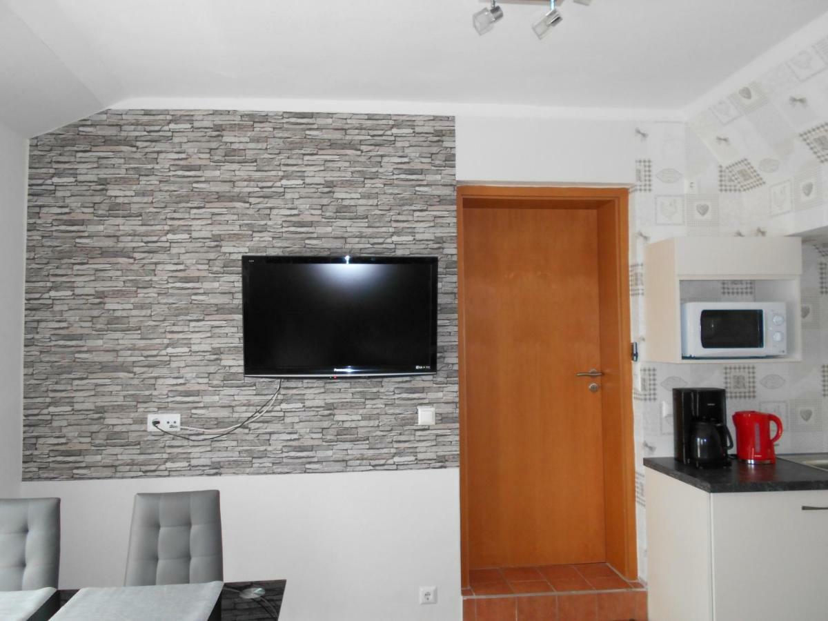 Ferienapartment-Monteurwohnung-Muldestausee Pouch Bagian luar foto