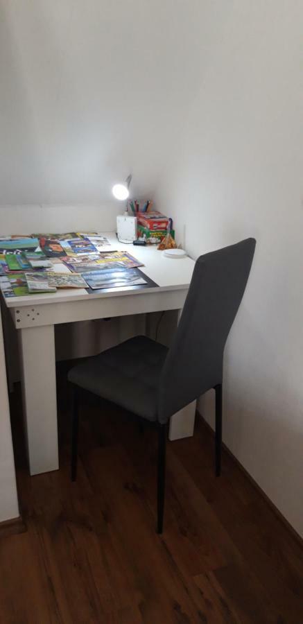 Ferienapartment-Monteurwohnung-Muldestausee Pouch Bagian luar foto